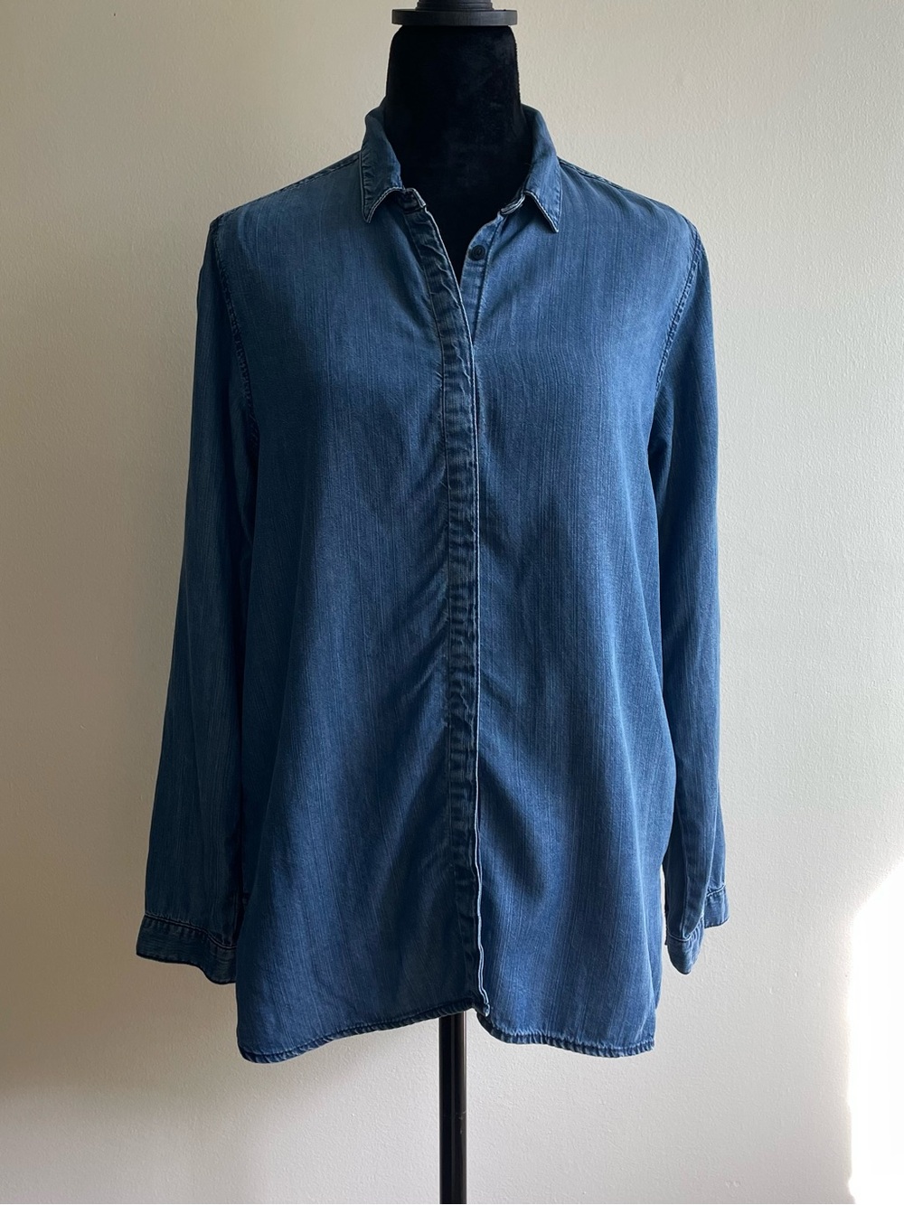 Gap 1969 100% Lyocell Chambray Button Front Shirt Medium Blue Tencel M